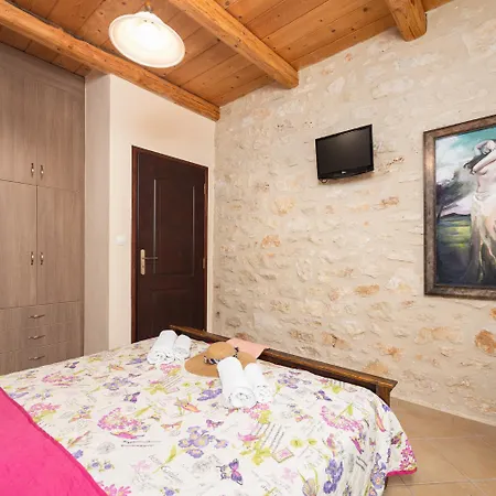 Katia Faragi Villa